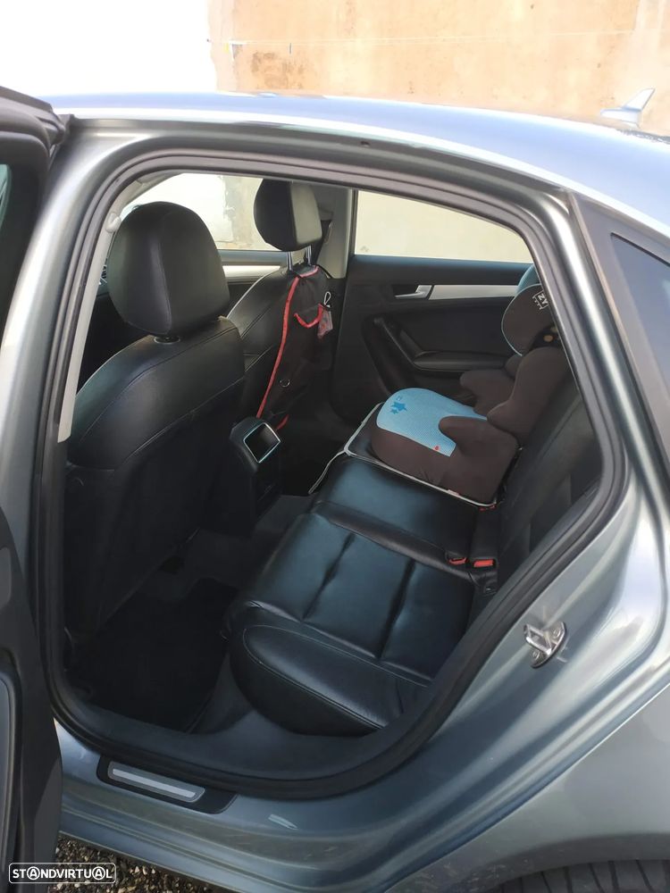 Audi A4 2.0 TDI exclusive Multitronic - 8