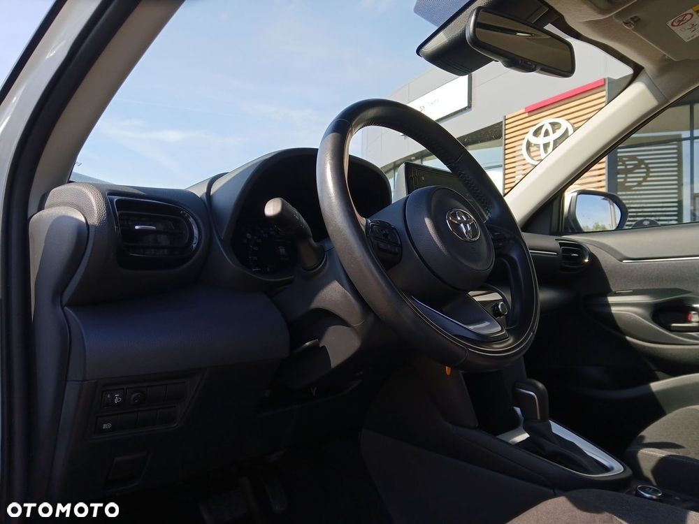 Toyota Yaris Cross Hybrid 1.5 Comfort 4x4 - 18