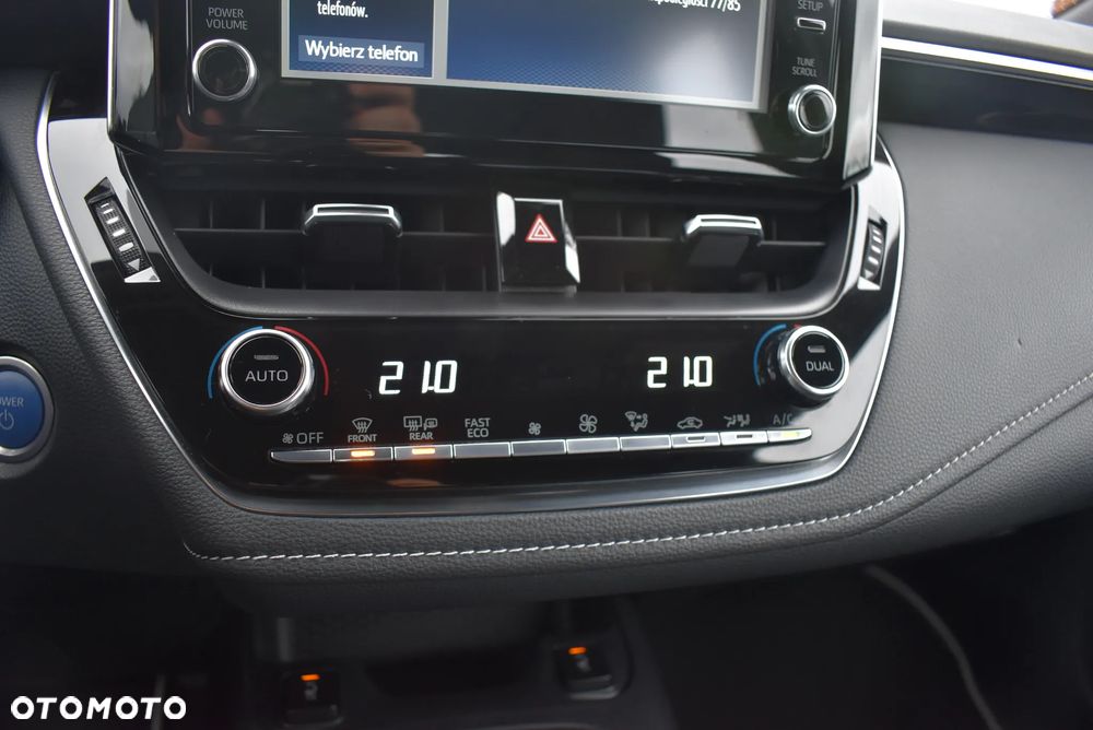 Toyota Corolla 2.0 Hybrid Comfort - 29