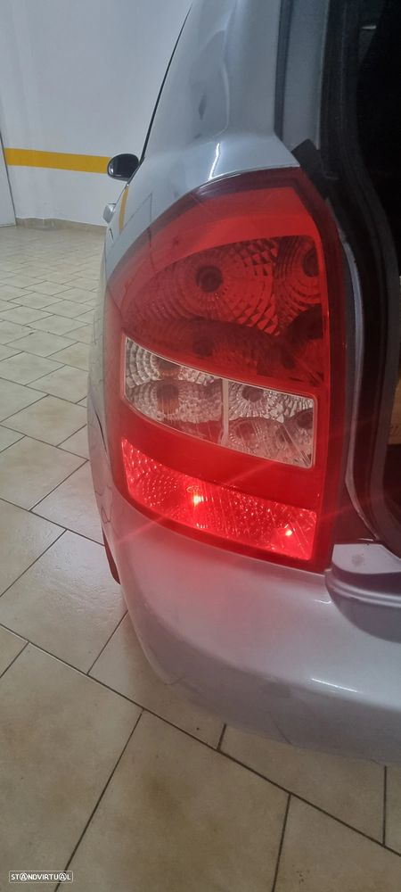 Kia Cerato 1.5 CRDi EX - 12