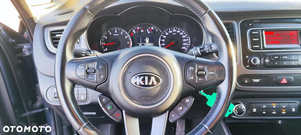 Kia Carens - 14