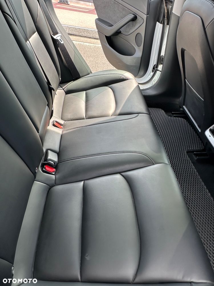Tesla Model 3 - 13