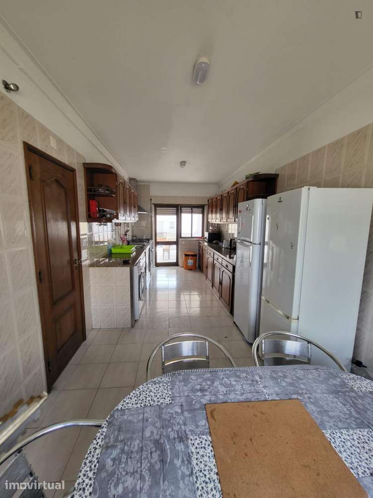 Quarto - localizado em Setubal - Grande imagem: 5/9