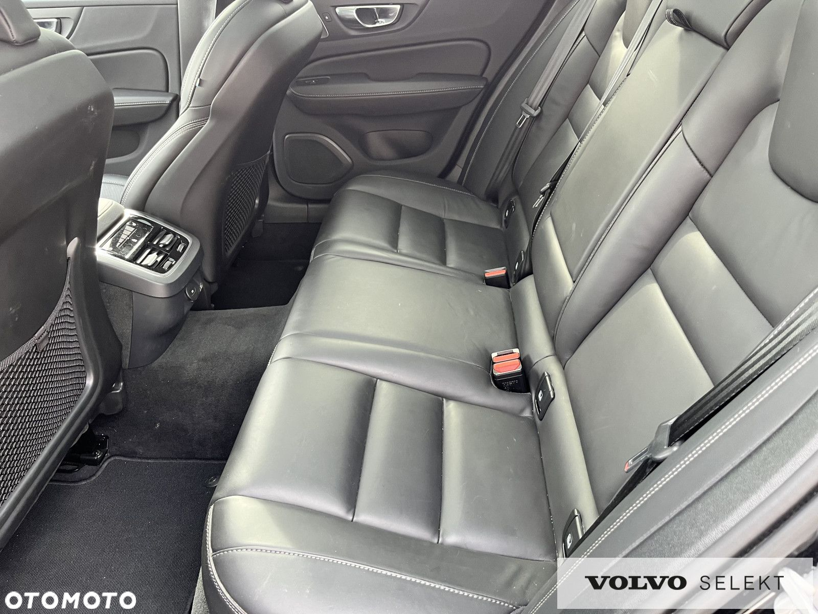 Volvo V60 Cross Country - 28