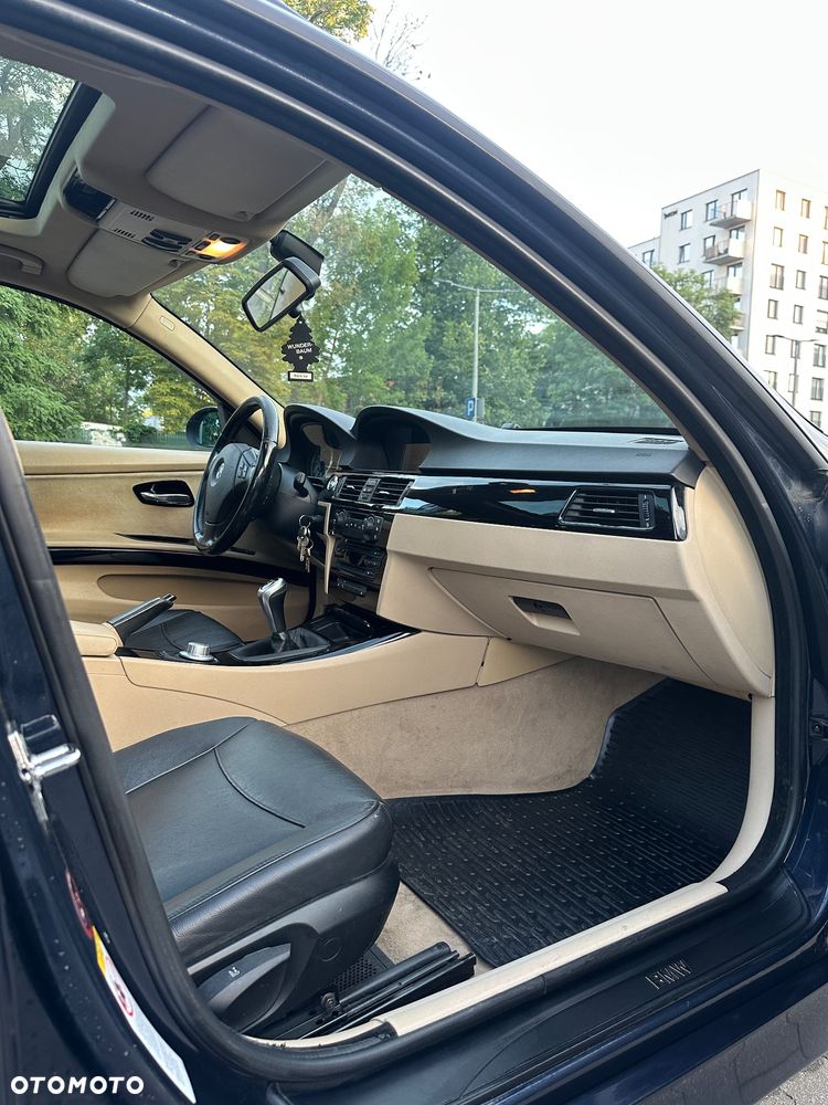BMW Seria 3 320d - 6