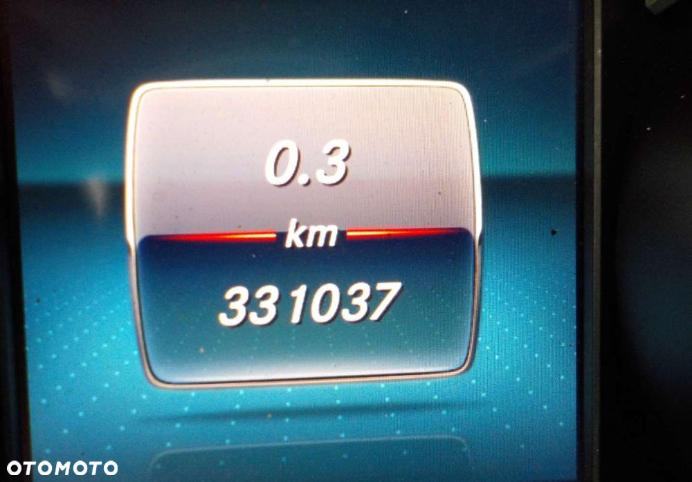 Mercedes-Benz Klasa V - 33