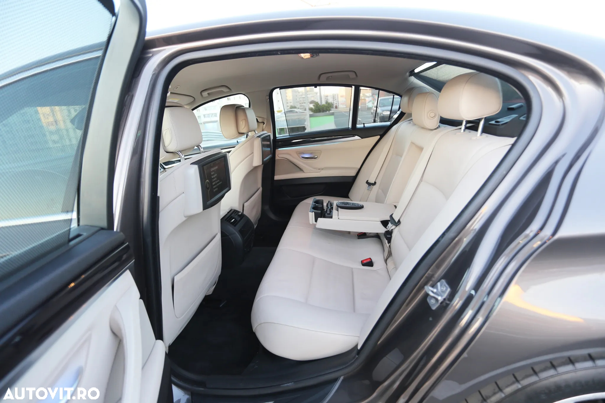 BMW Seria 5 528i - 15