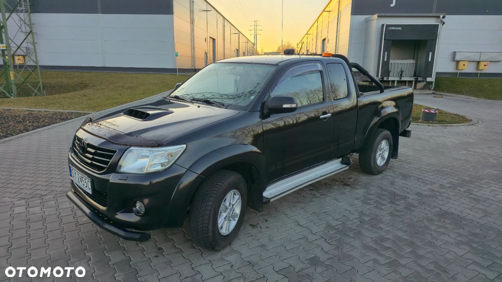 Toyota Hilux 2.5 D-4D SR - 1