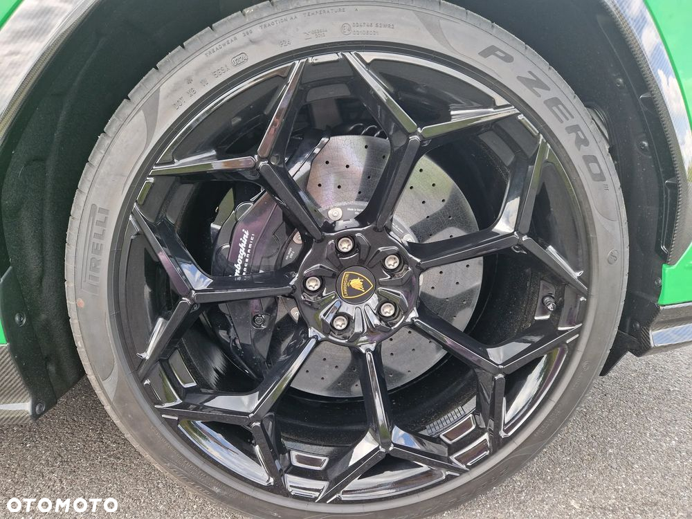 Lamborghini Urus - 18
