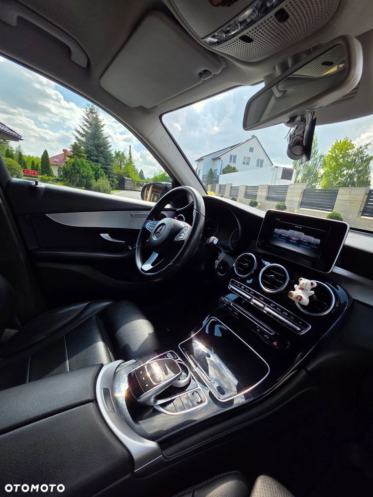 Mercedes-Benz GLC - 21