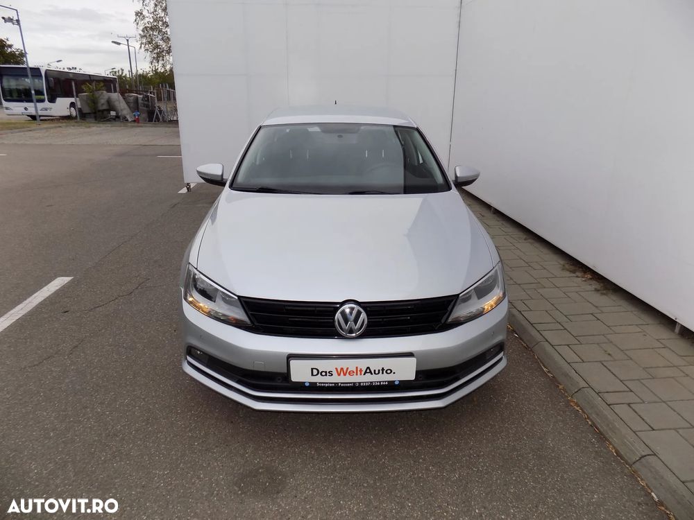 Volkswagen Jetta - 8
