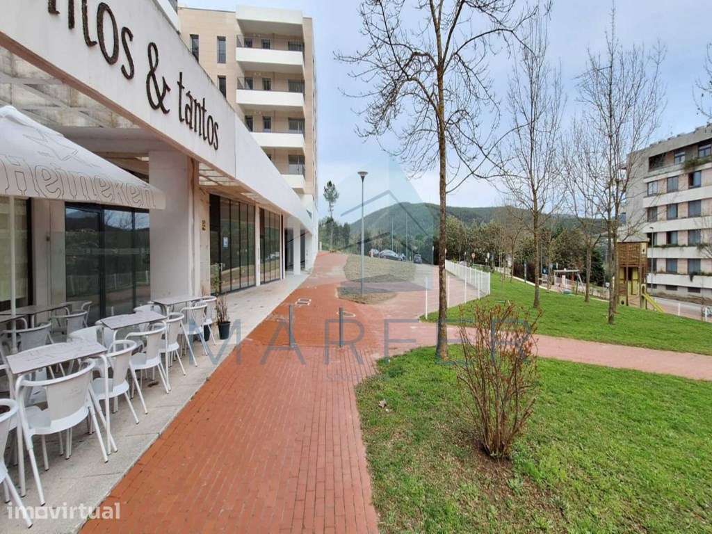 Loja Nova 69m2 | Qta. Portela - Grande imagem: 2/8