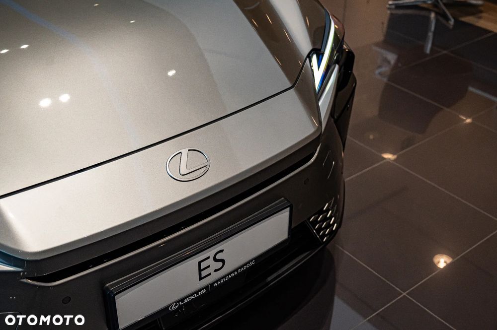 Lexus ES - 7