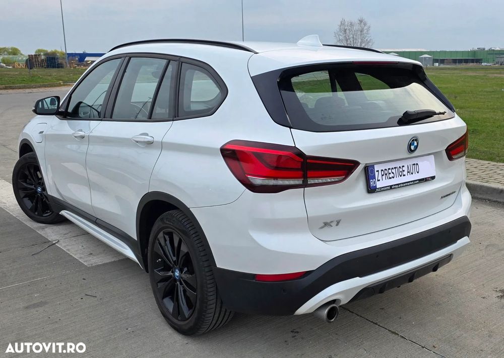 BMW X1 xDrive25e Sport Line - 4