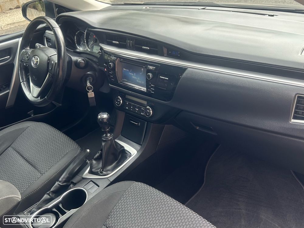 Toyota Corolla 1.4 D-4D Exclusive - 9