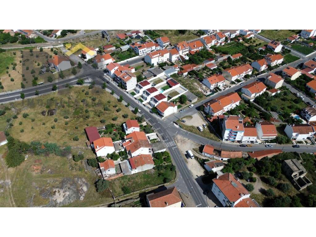 Terreno urbano com 480 m² para venda em Castelo Branco! - Grande imagem: 2/9