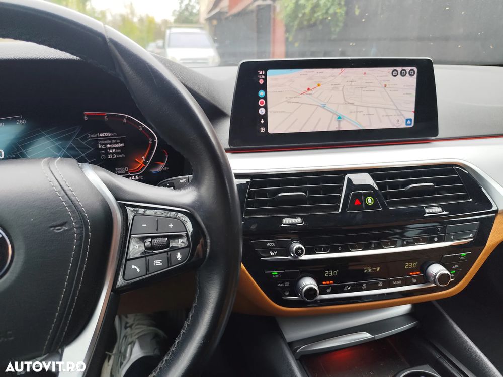 BMW Seria 5 518d Touring Aut. Luxury Line - 9