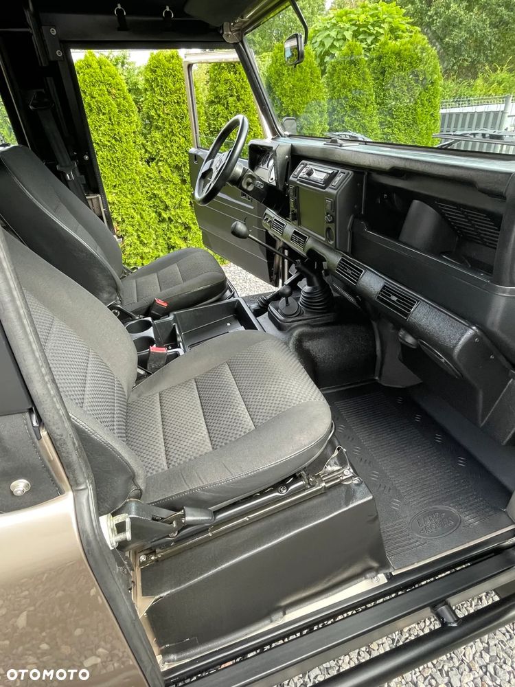 Land Rover Defender 90 2.5 TD5 - 12