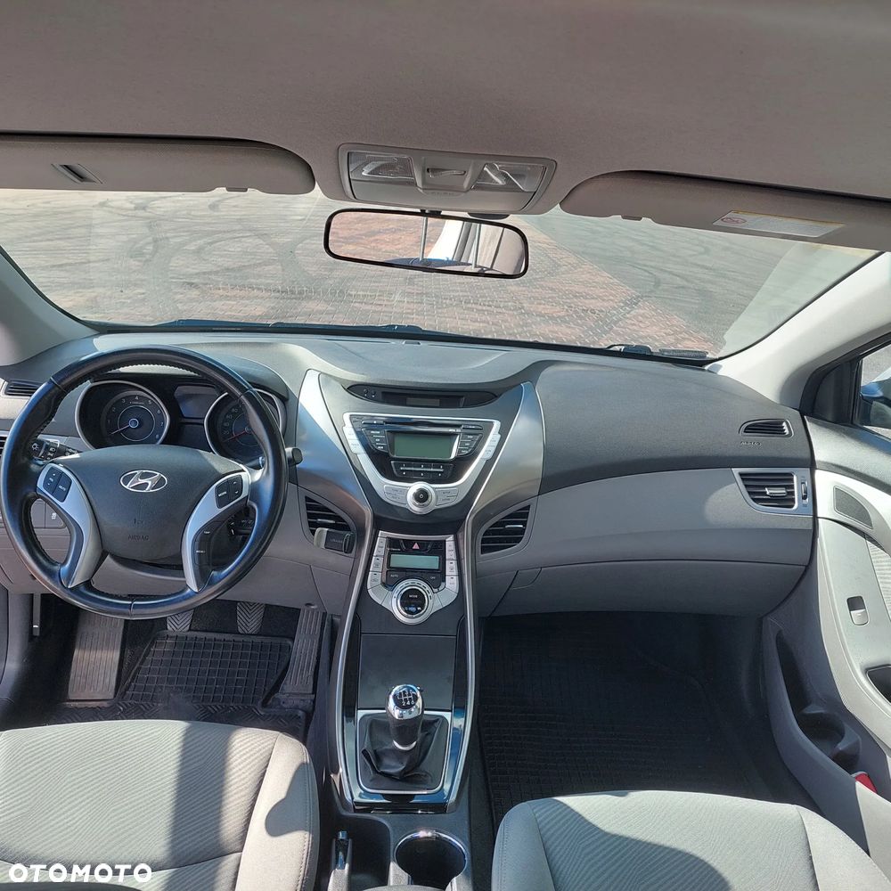 Hyundai Elantra 1.6 Comfort - 7