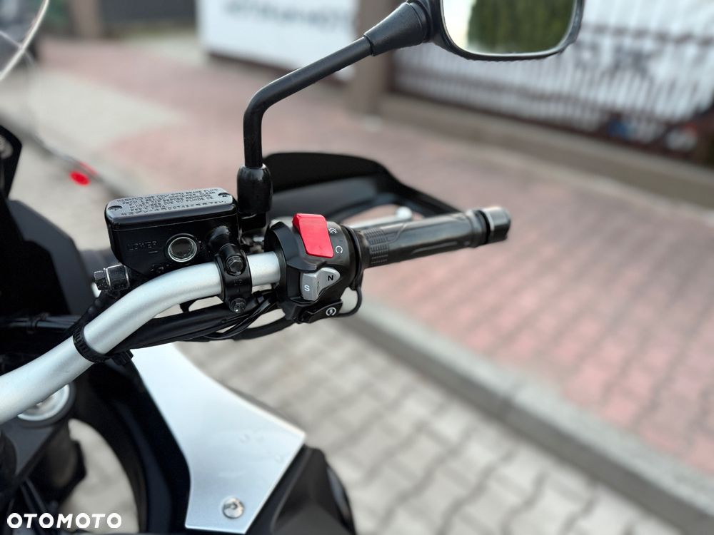 Honda VFR - 25
