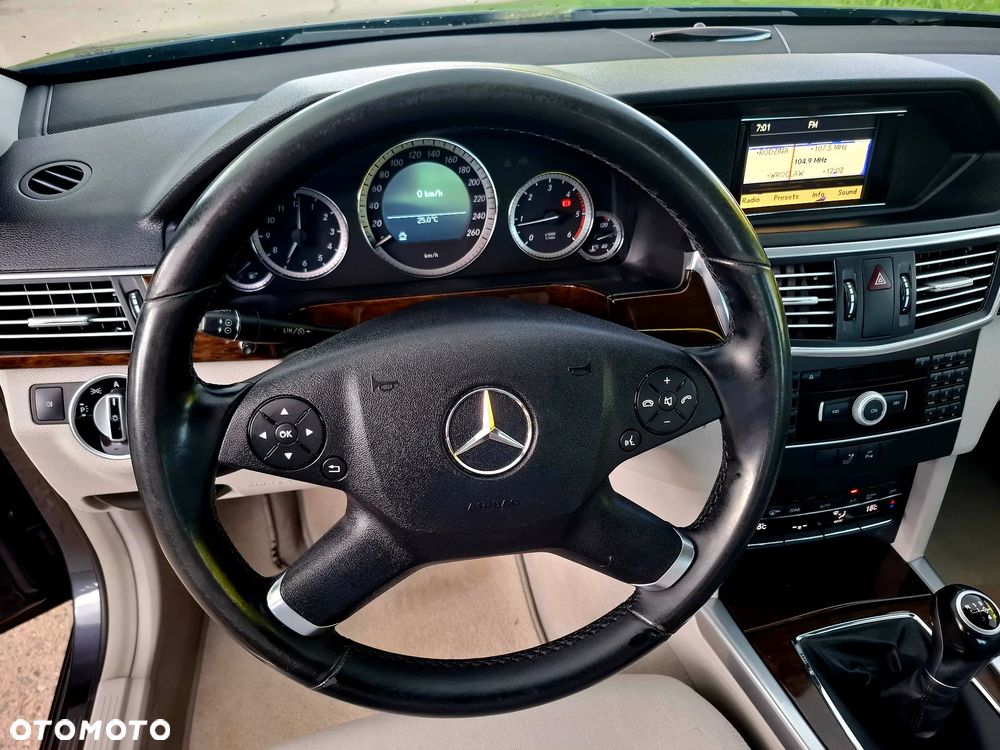Mercedes-Benz Klasa E 220 CDI DPF BlueEFFICIENCY Elegance - 16