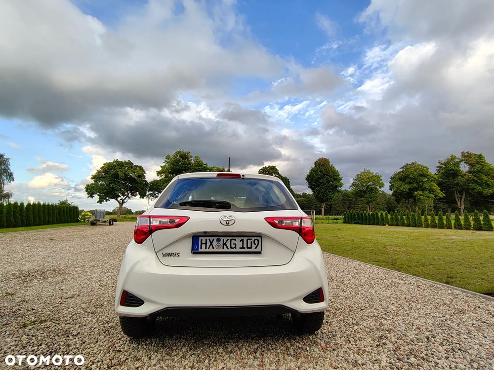 Toyota Yaris - 25