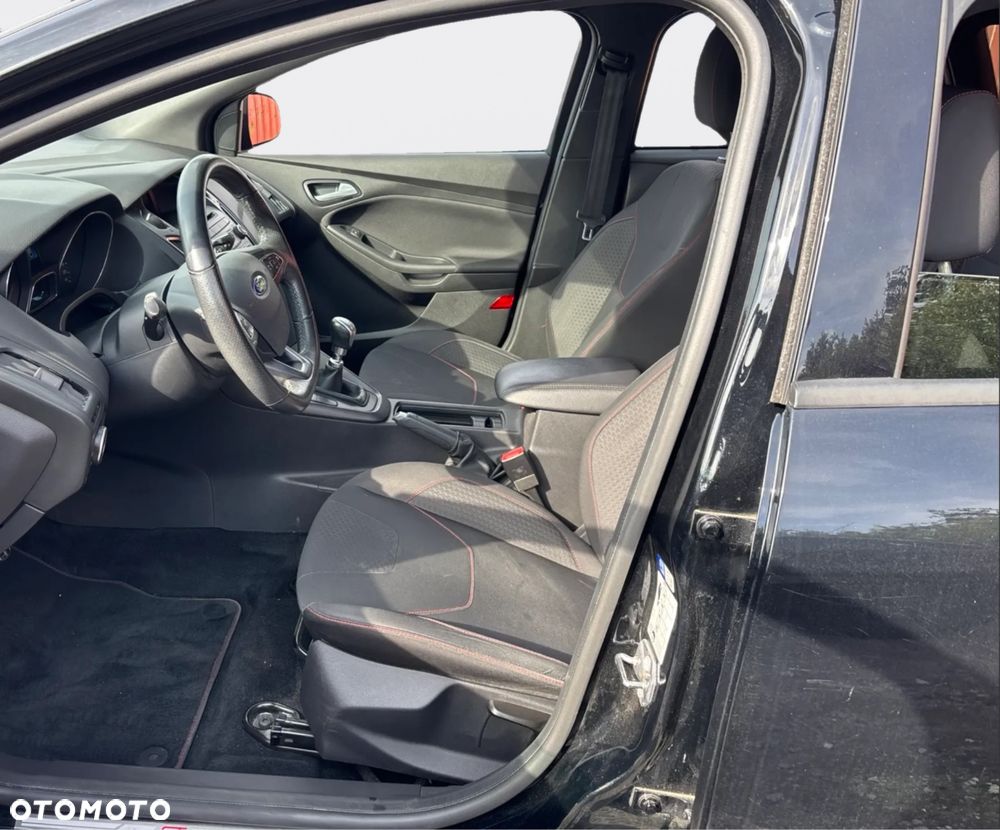 Ford Focus 1.0 EcoBoost Start-Stopp-System ST-LINE STYLE - 4