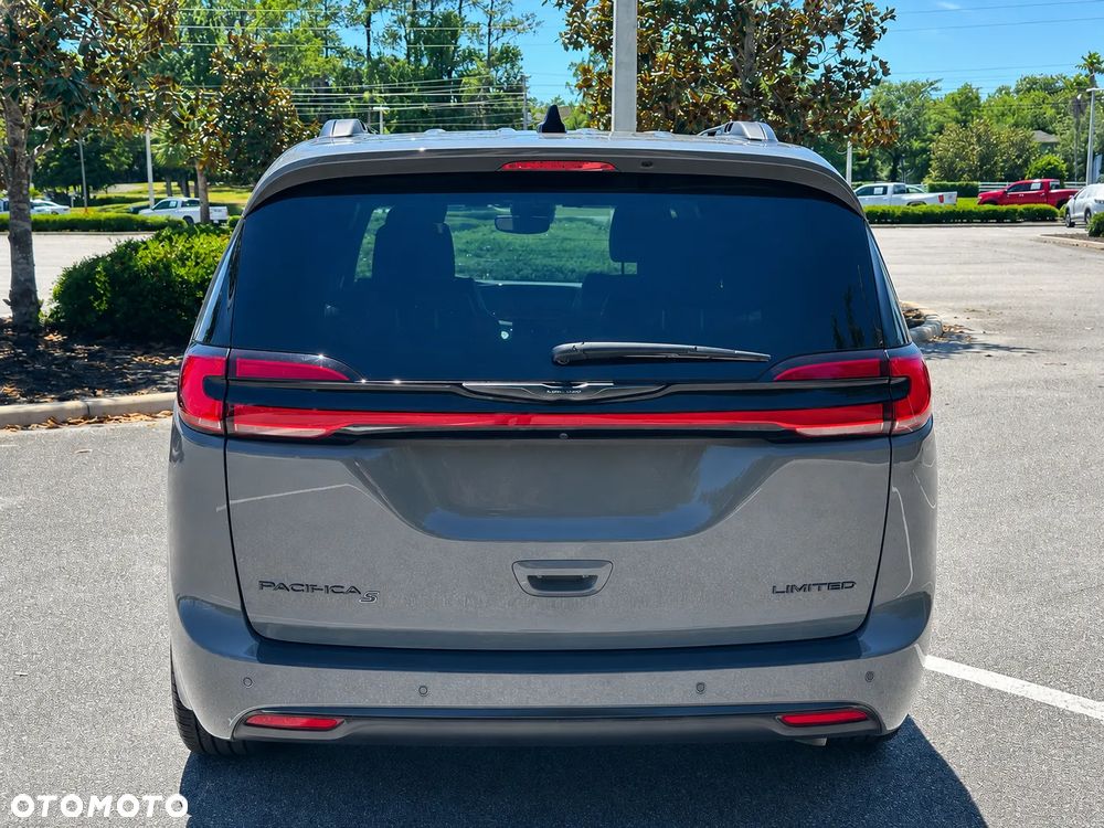 Chrysler Pacifica - 5