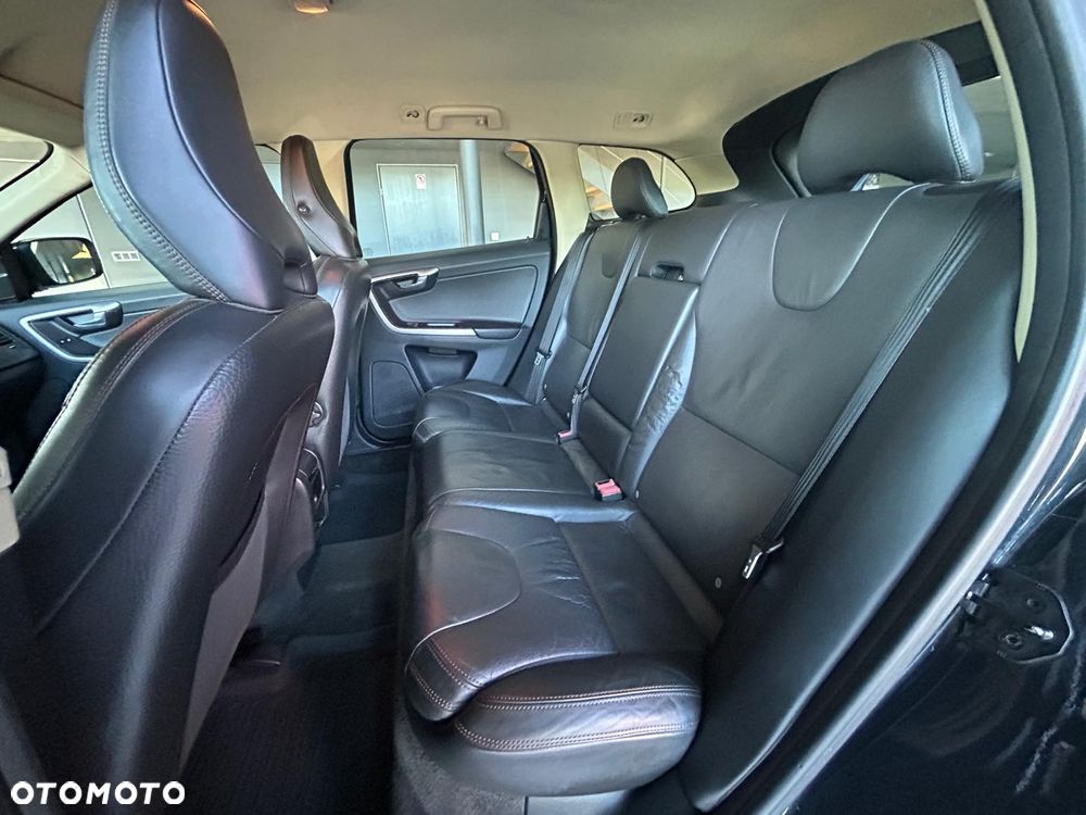 Volvo XC 60 D4 AWD Momentum - 18