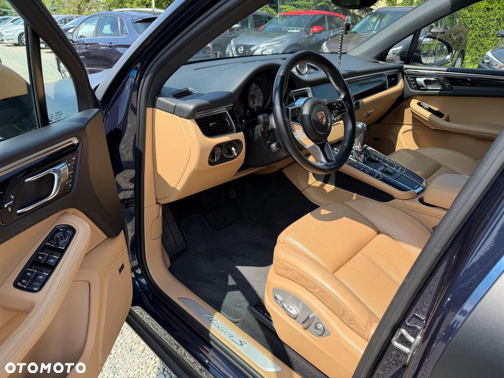Porsche Macan S - 22