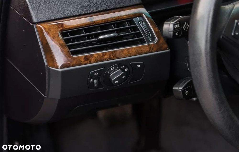 BMW Seria 5 525i - 20