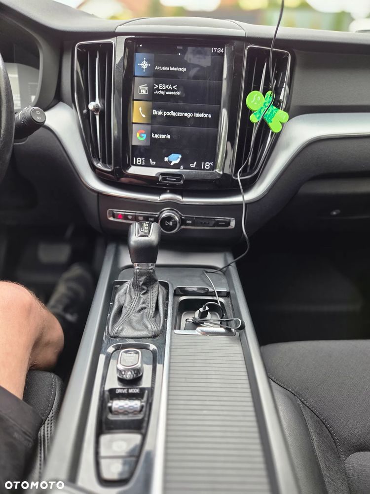 Volvo XC 60 D4 AWD Geartronic Momentum - 27
