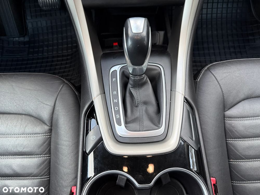 Ford Fusion 2.0 EcoBoost Titanium - 31