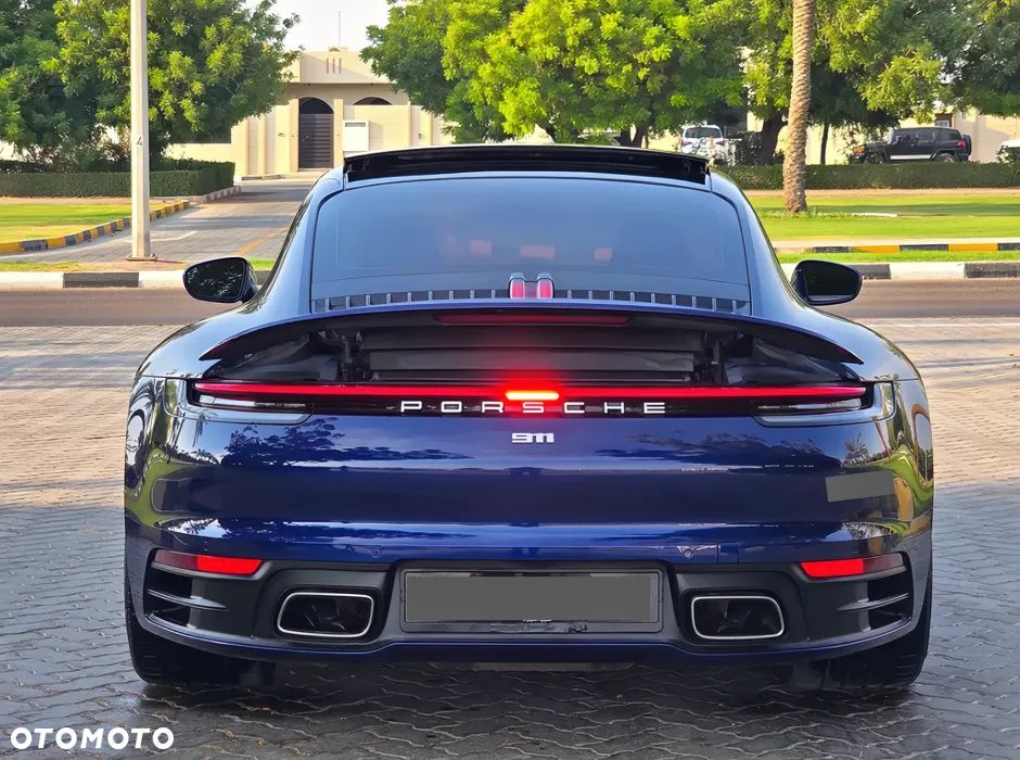 Porsche 911 Carrera - 5