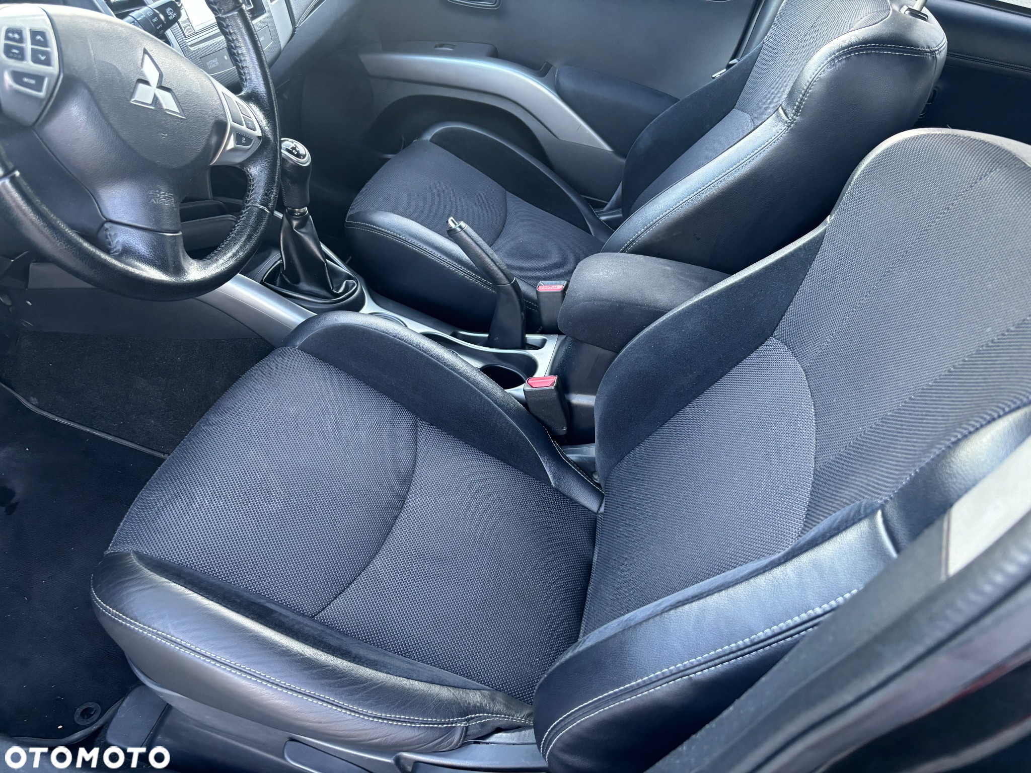 Mitsubishi Outlander 2.0 Intense NAVI 2WD EU5 - 20
