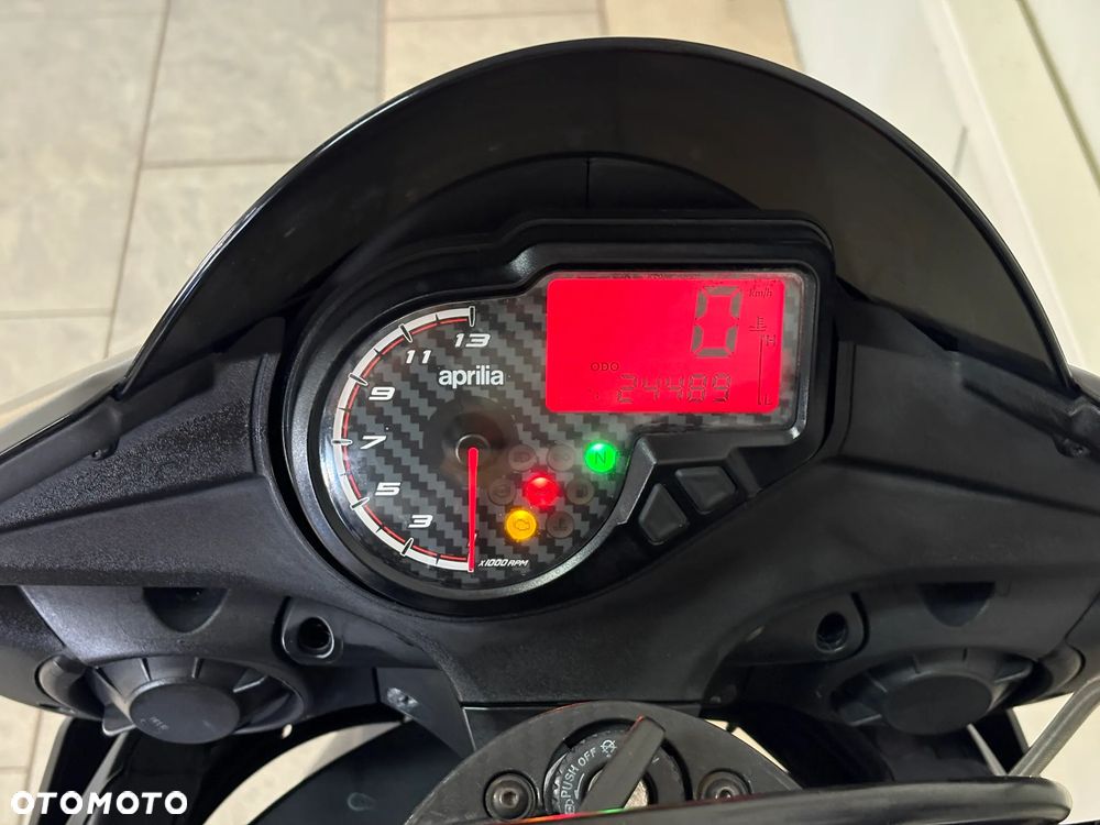 Aprilia Tuono - 8