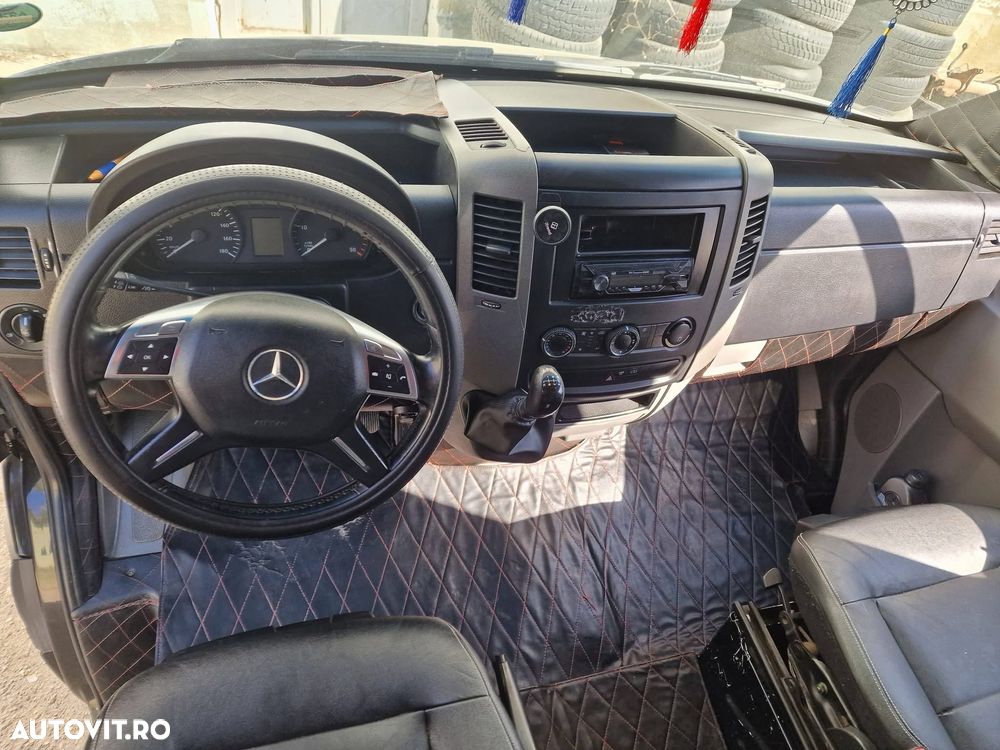 Mercedes-Benz Sprinter - 13