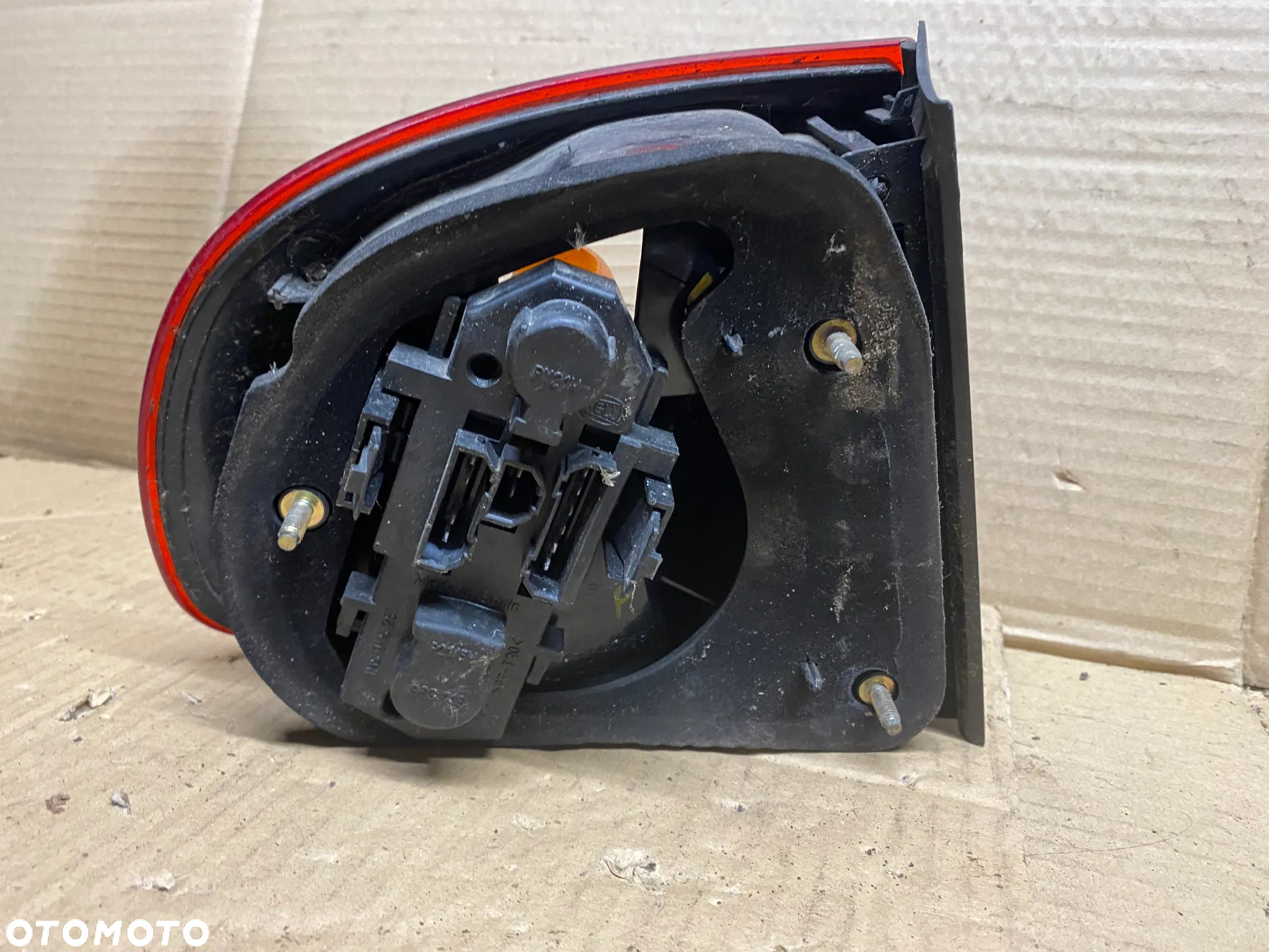 LAMPA TYLNA PRAWA SEAT TOLEDO II 1M5945096B - 2