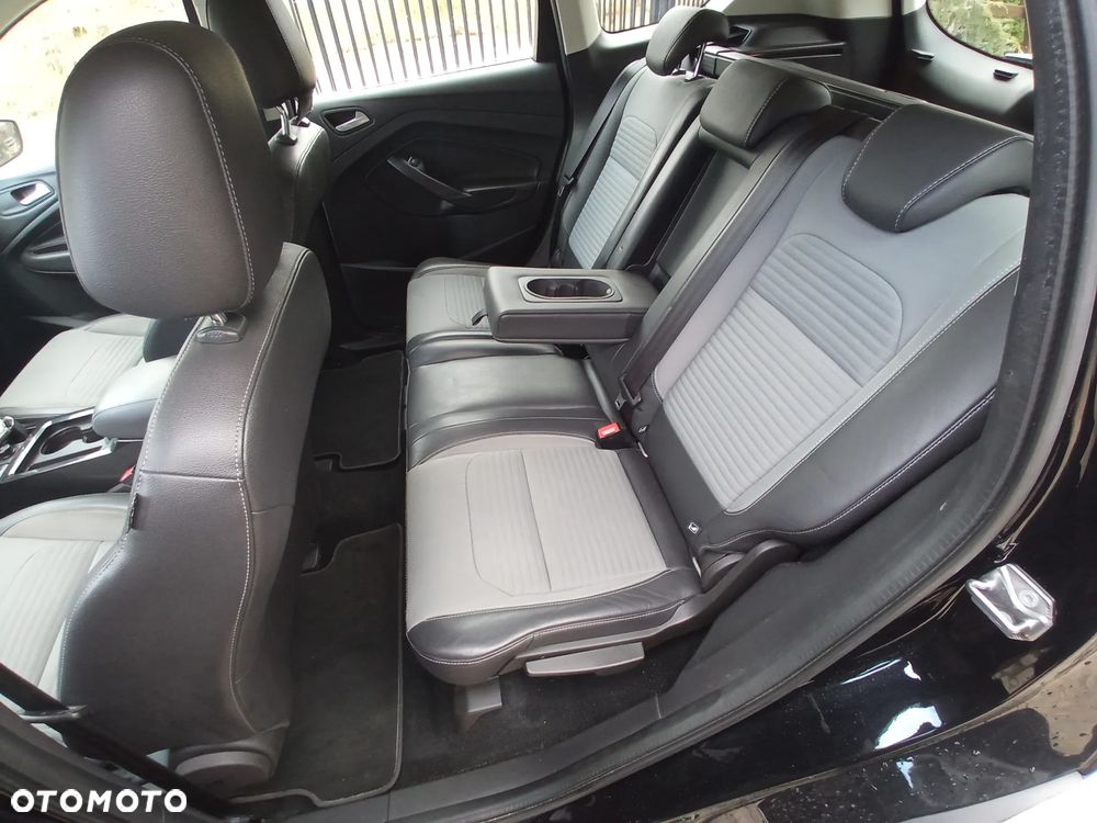Ford Kuga 2.0 TDCi 4x4 Vignale - 35