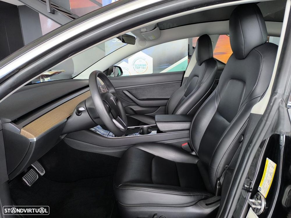 Tesla Model 3 - 8