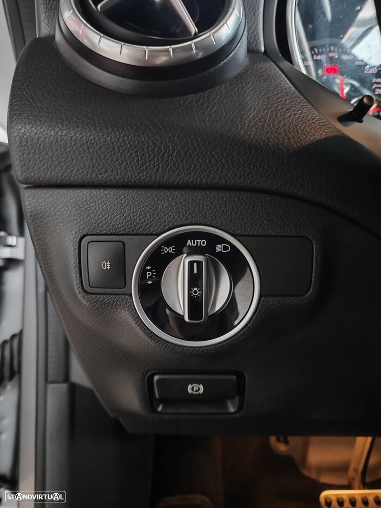 Mercedes-Benz CLA 200 d 7G-DCT AMG Line - 24