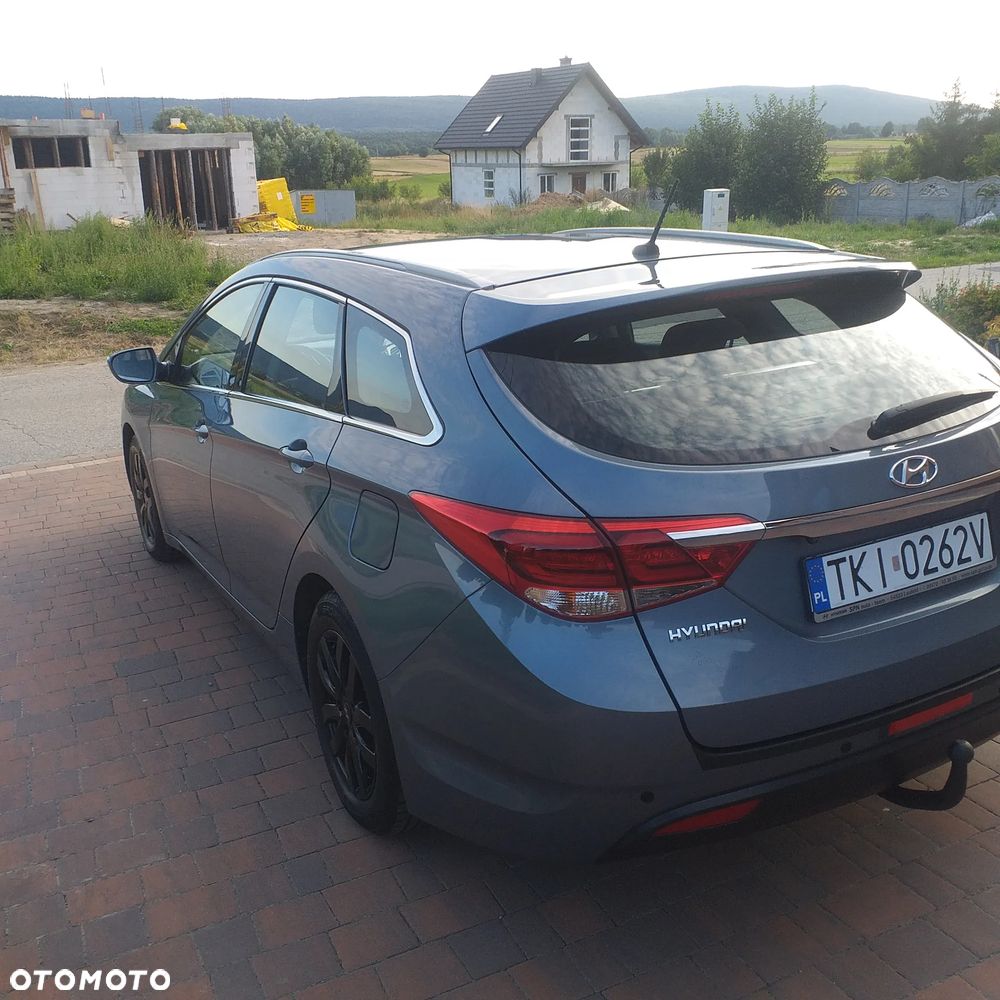 Hyundai i40 Kombi blue 1.6 Trend - 21