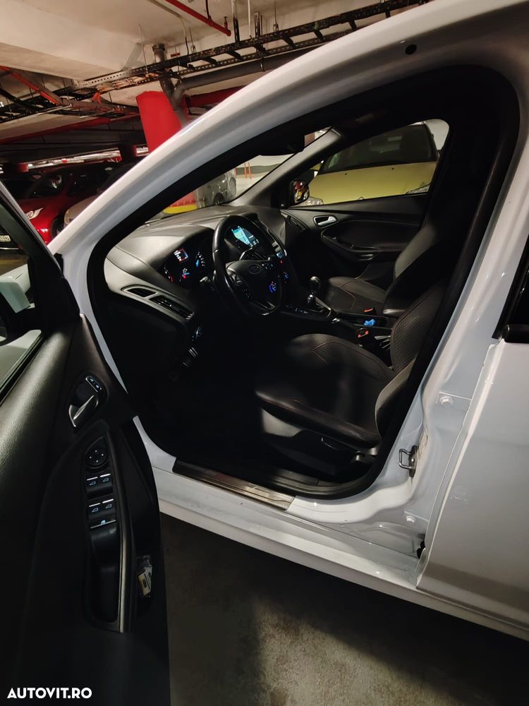 Ford Focus 1.5 EcoBoost ST-Line - 10