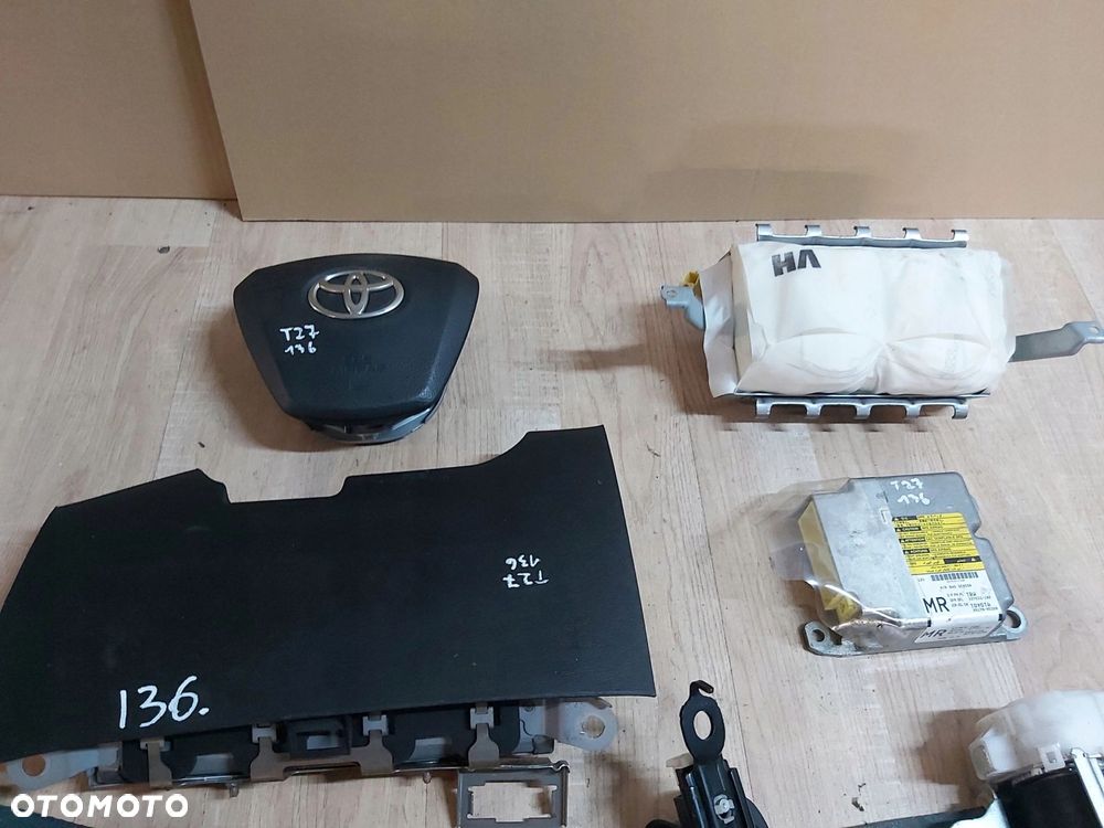 Toyota AVENSIS T27 I Lift air bag poduszka deska kierowcy pas przód - 2