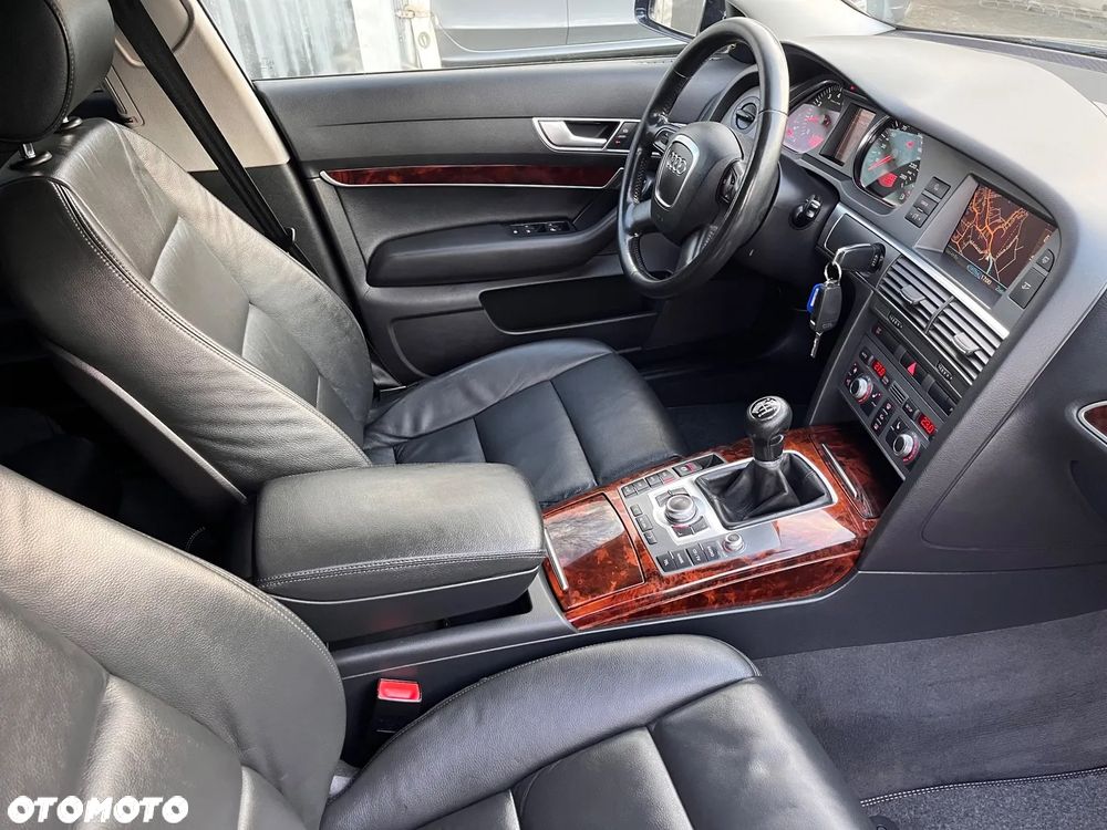 Audi A6 Avant 2.4 - 18