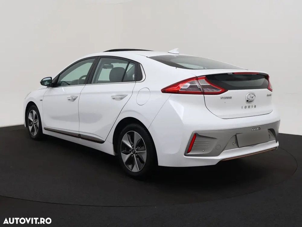 Hyundai IONIQ - 1