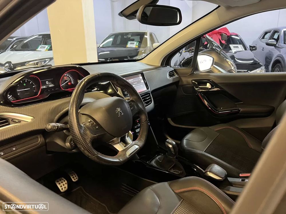 Peugeot 2008 1.2 PureTech GT Line - 5