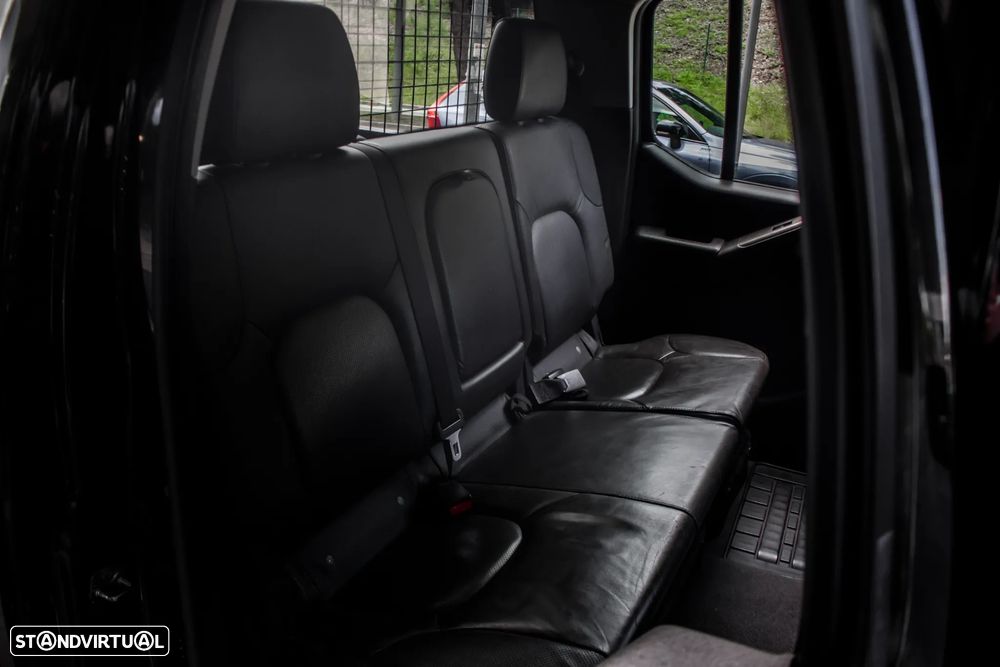 Nissan Navara 2.5 dCi CD SE AT 4WD - 25