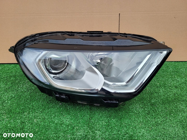 Ford Ecosport lift lampa przod prawa led