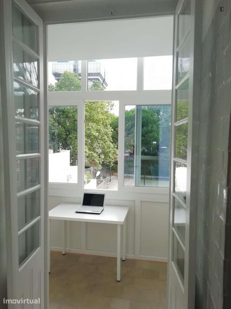 Quarto - localizado em Amoreiras Lisbon - Grande imagem: 3/26